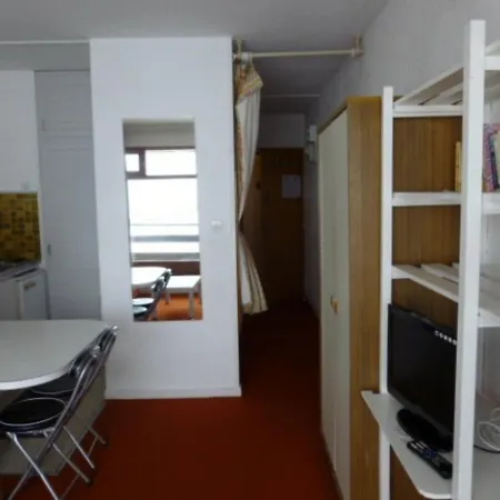 Cosy Pour 4 Personnes Avec Balcon Proche Des Pistes - Fr-1-602-12 *